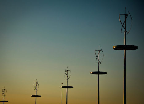 une ferme d'éoliennes verticales